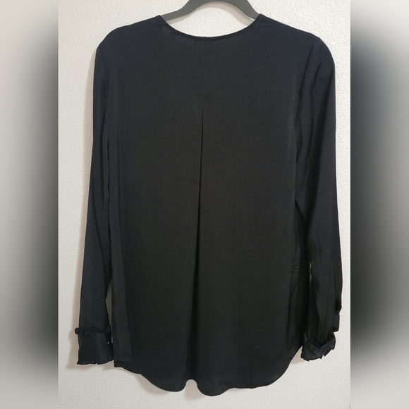 Cabi Vneck top size medium - Picture 7 of 13